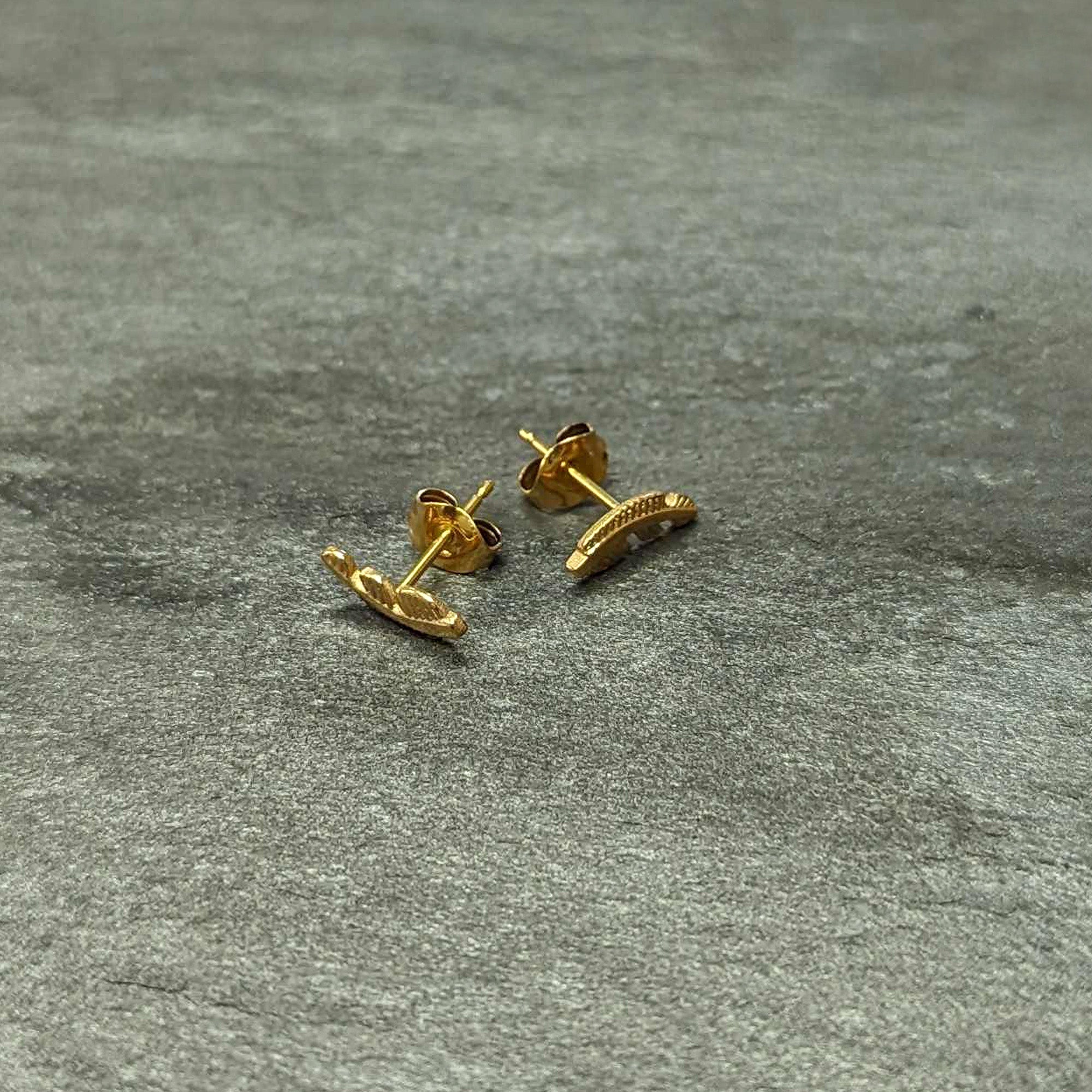 20G Gold Tone ASTM F-136 Implant Grade Titanium Fashion Feather Stud Earrings